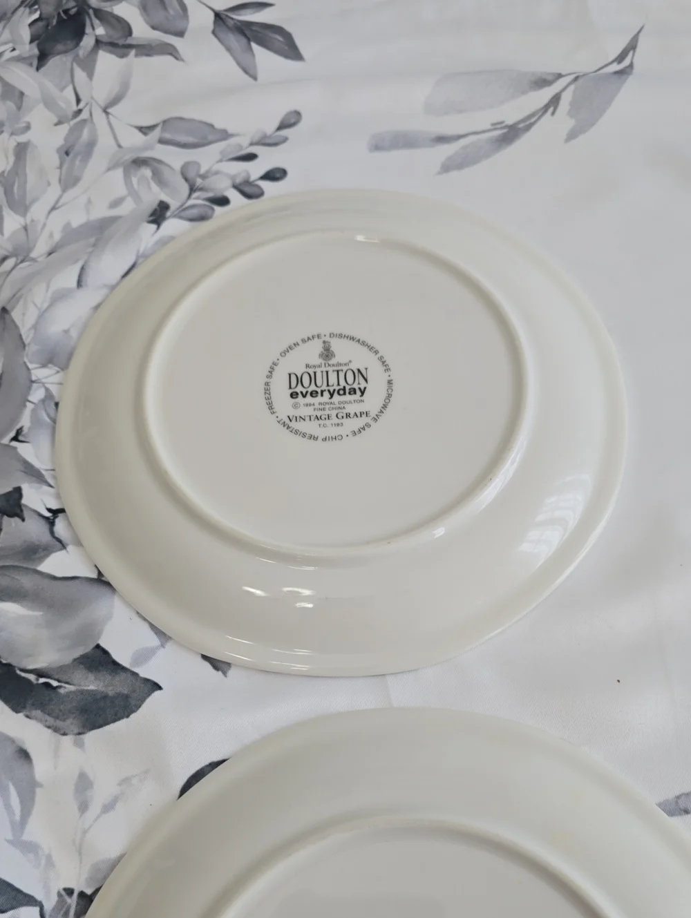 Vintage Royal Doulton Set Of 4 Everyday Fine China Vintage Grape Salad Plates